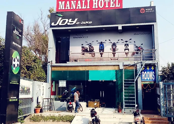 Manali Hotel By Grb
